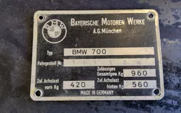 BMW 700