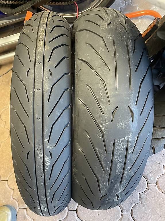 Tutti i ricambio per moto: Pirelli Angel GT2 – Usato da Bremgarten AG venduto da Swoop 1