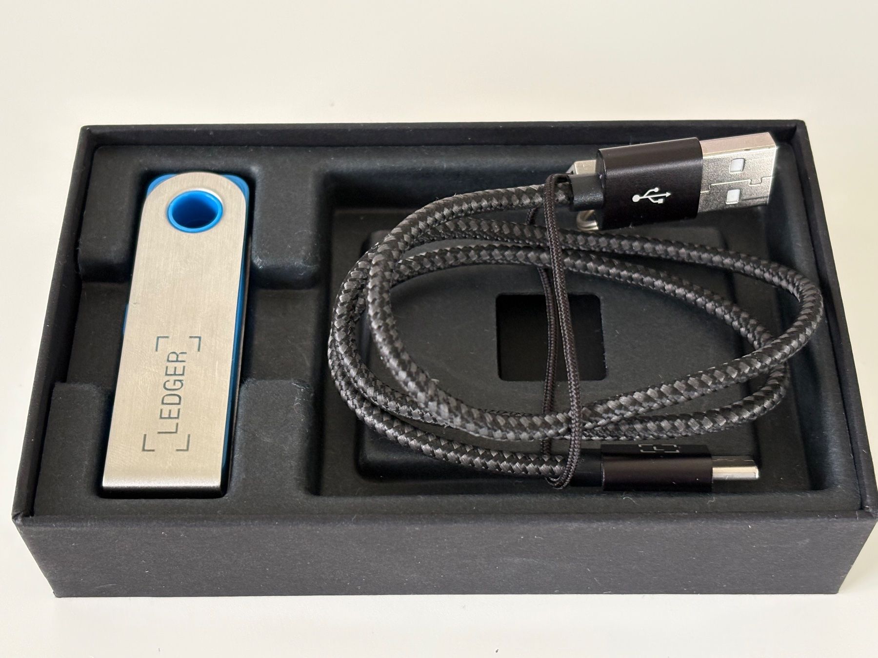 Ledger Coin Miner: Ledger Nano S Plus - Portefeuille crypto SÉCURISÉ – Usato da Lausanne venduto da opi_92cn 1
