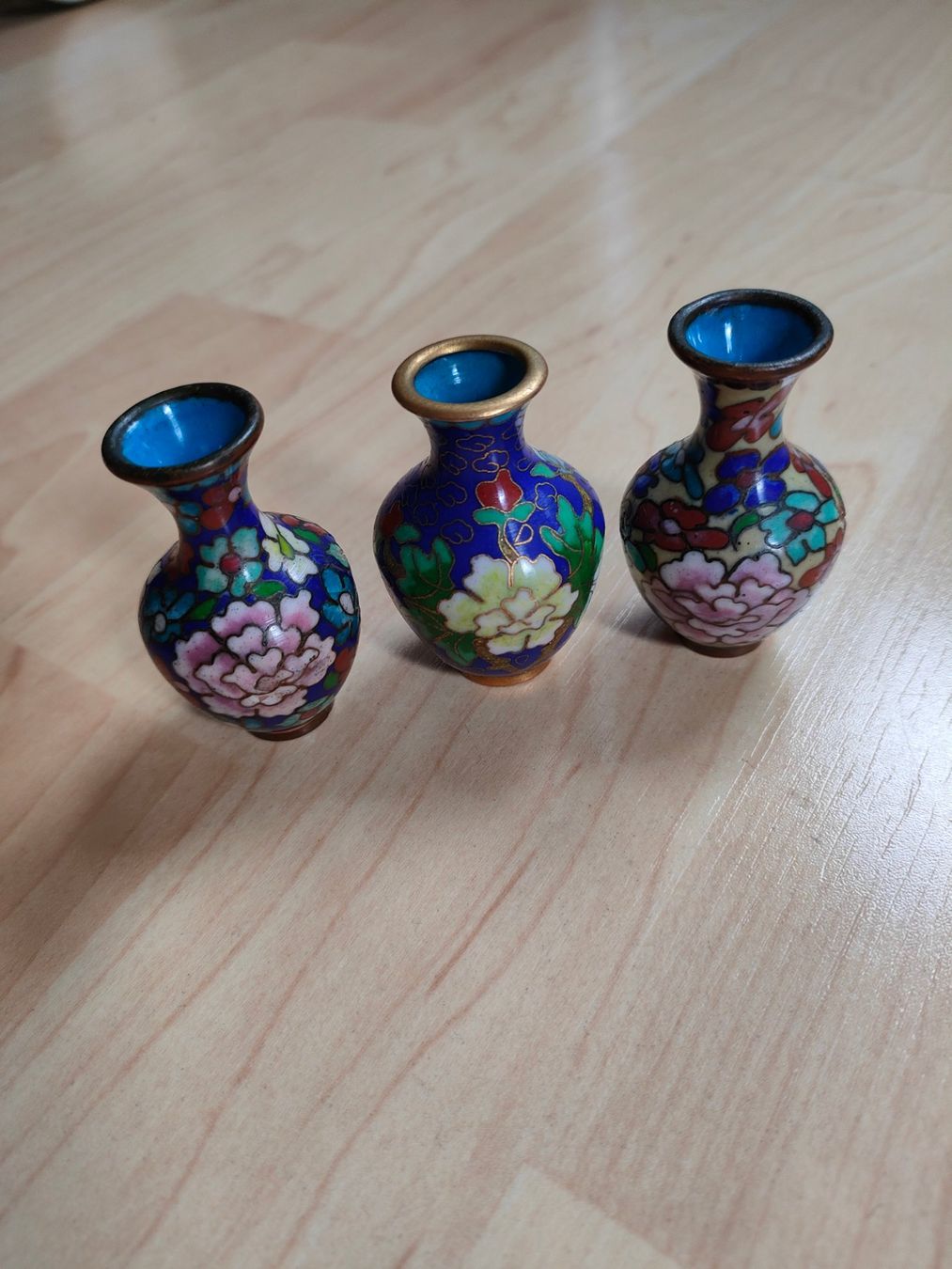 Vasi & Recipienti: Vasen trio (China, cloisonné) – Usato da Adliswil venduto da Vimovi 5