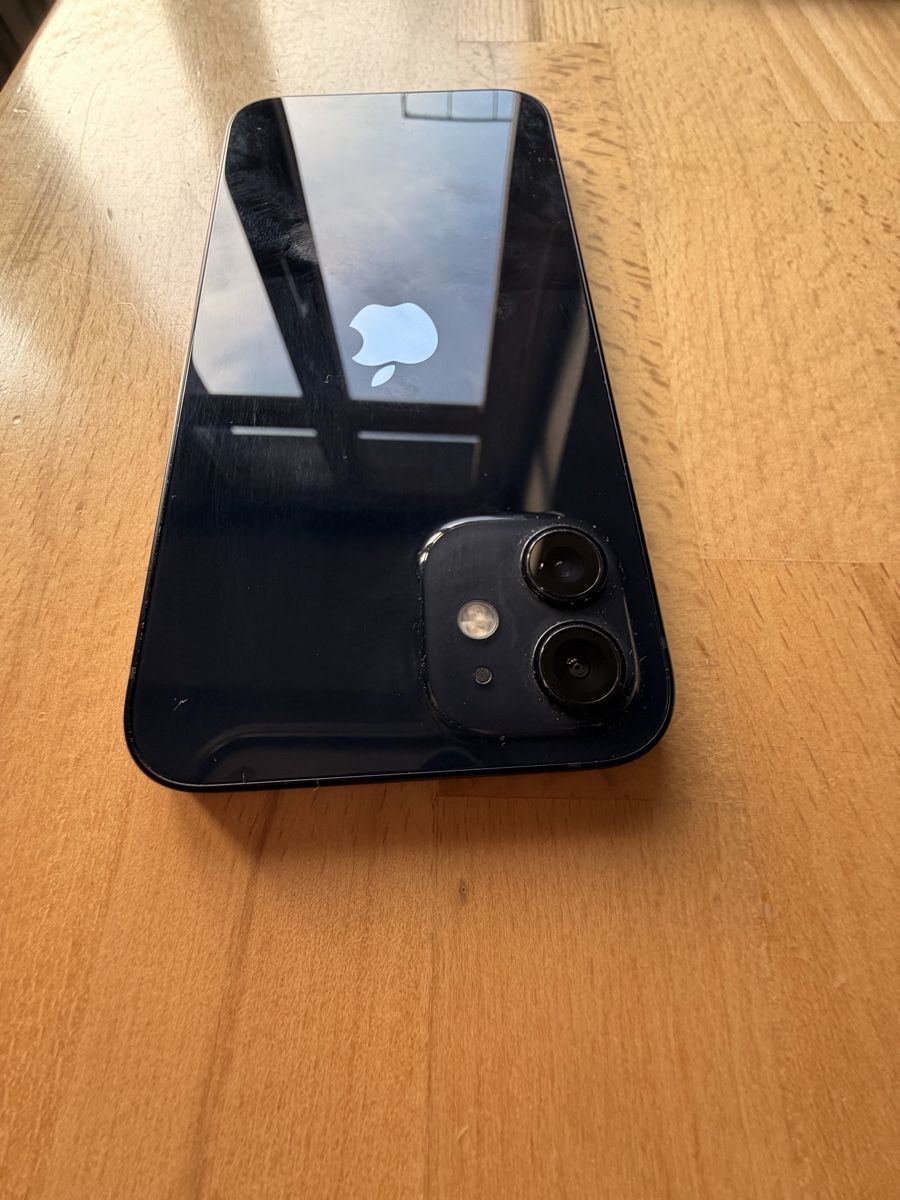 Apple Telefoni cellulari / Smartphones: iPhone 12 128GB Schwarz – Usato da Zürich venduto da toe_7gmv 3