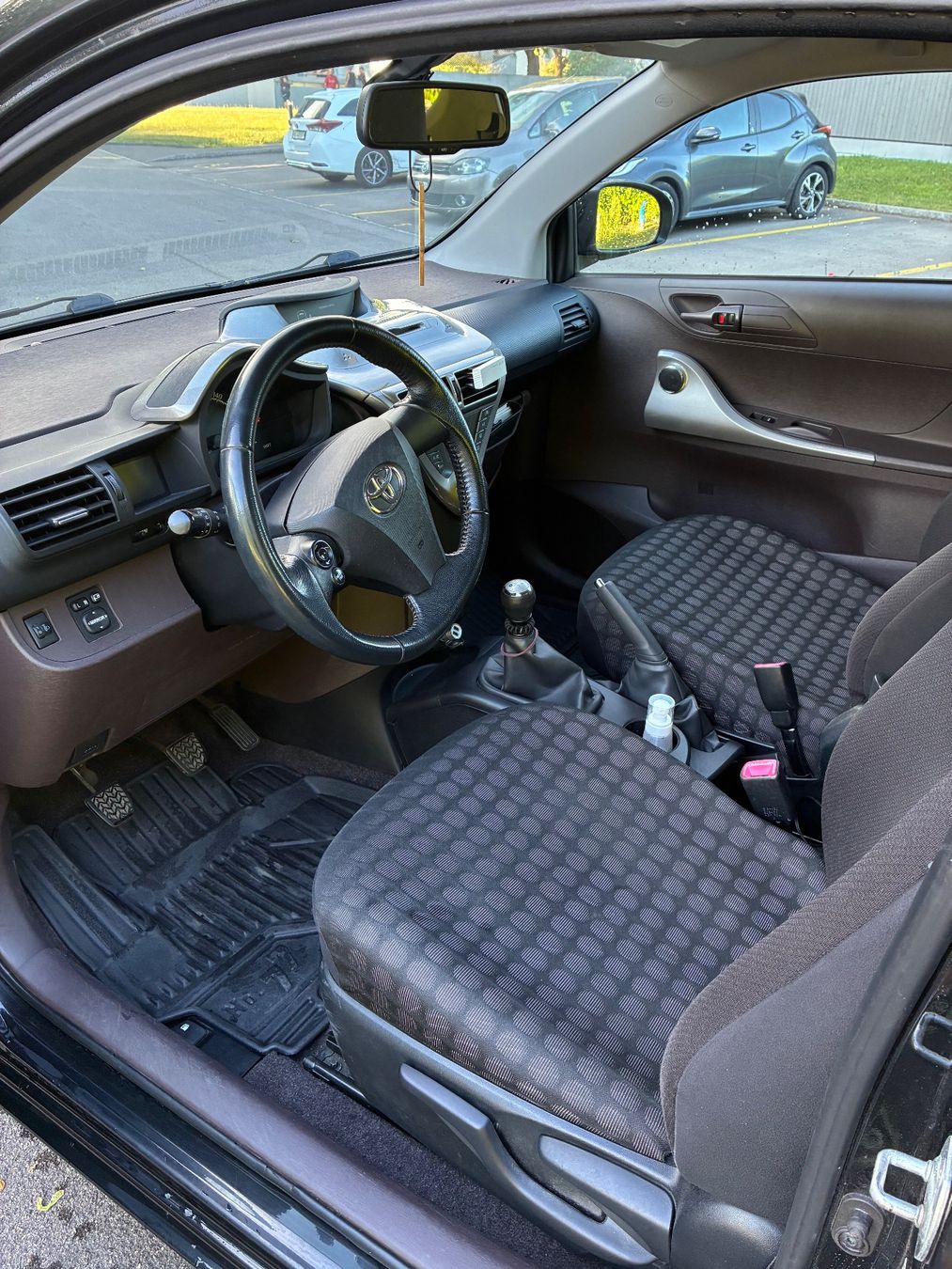 Toyota Automobili: Toyota iQ 1.0 – Usato da Lenzburg venduto da papperlapapritz 7