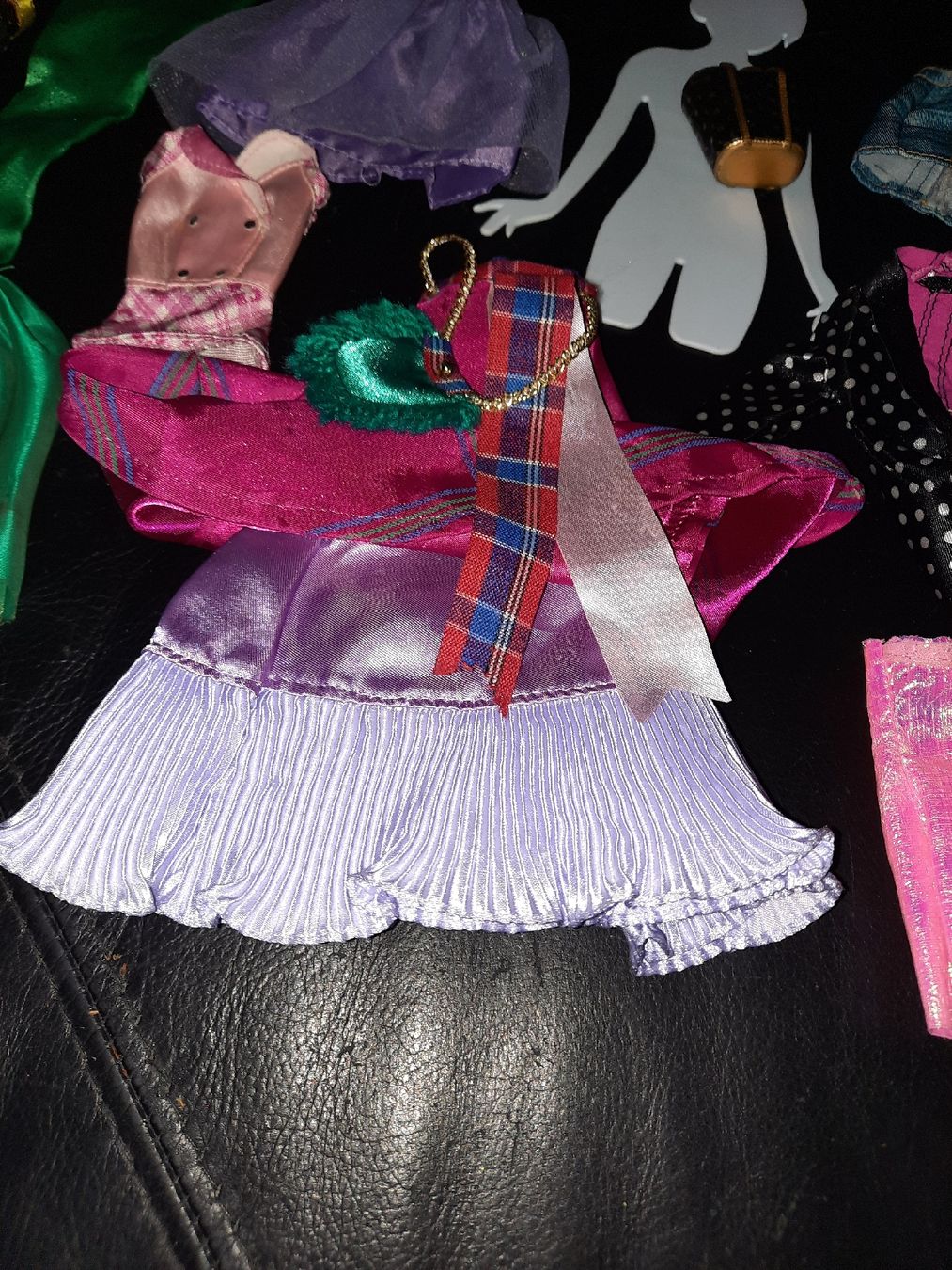 Bambole: abiti Barbie 12 pezzi – Usato da Biasca venduto da Old_6blh 3