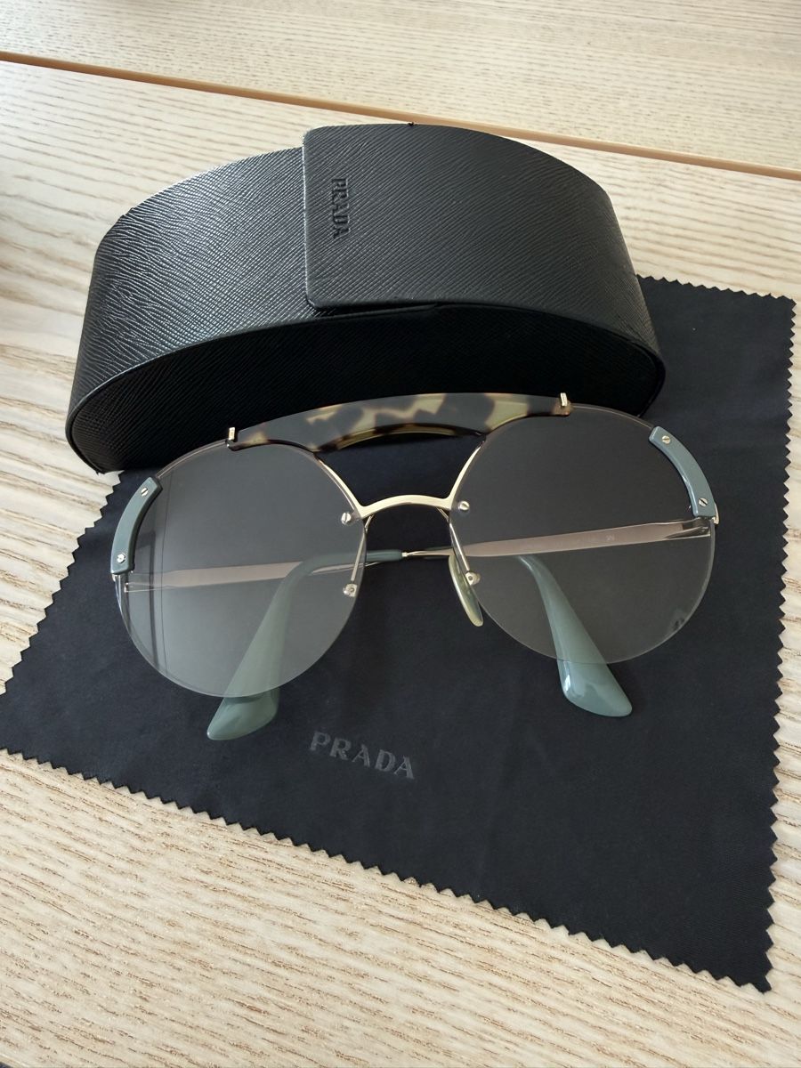 Prada Lunettes & Verres: Prada Sonnenbrille – D'occasion à Luzern par rec_8srh