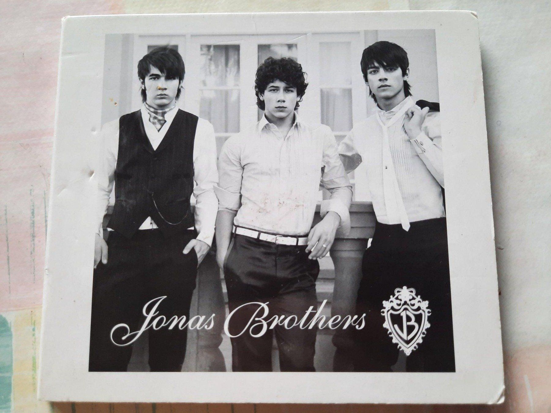 CD: Cd The Jonas Brothers - The Jonas Brothers  – Usato da Pully venduto da bro_n52j