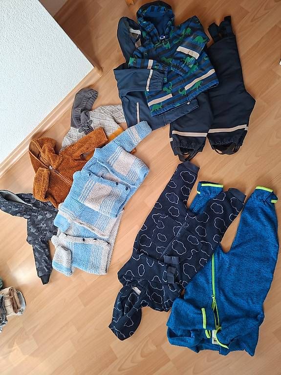 Lotti & Set di vestiti: Kleines Kleiderpaket 4 - 9 Monate – Usato da Glattfelden venduto da SinaM90 1