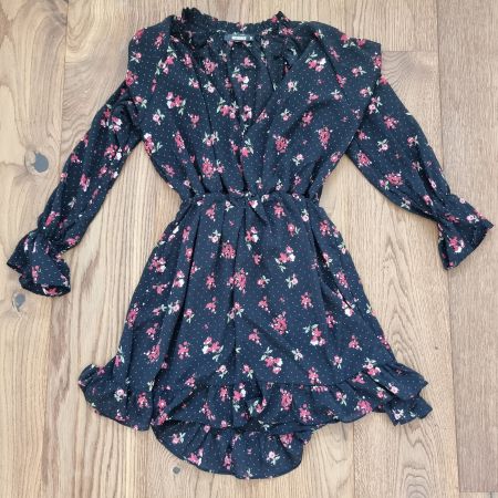 Kleid mit Blumenmuster und Tupfen Grösse 38 m