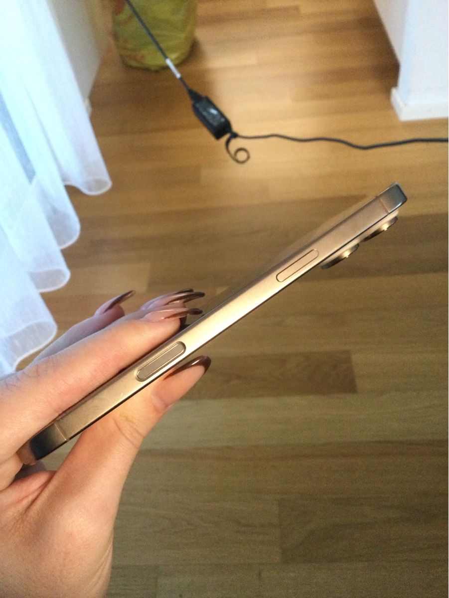 Apple Portables: Iphone 16 pro Max Desert Titanium 256GB – D'occasion à Neuenhof par ema_yl96 4