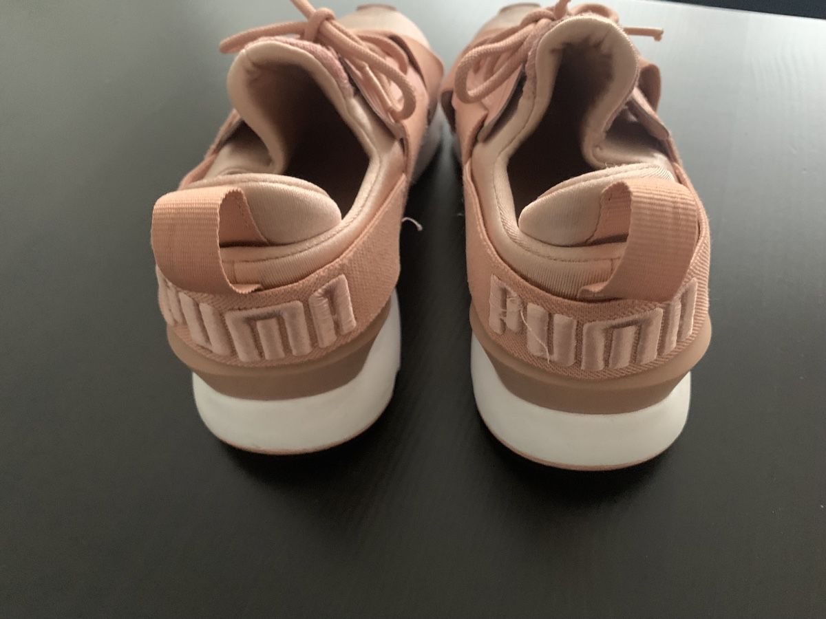 Puma Damenschuhe: Puma Turnschuhe – Defekt aus Emmen von Bgucci_girl 1