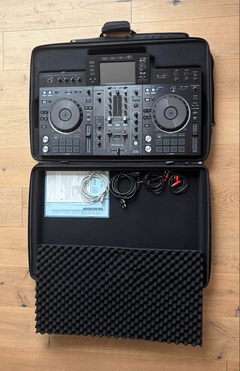 Pioneer Console di mixaggio: Pioneer DJ XDJ-RX2 mit Case – Usato da Bellikon venduto da jeeeessssi 1