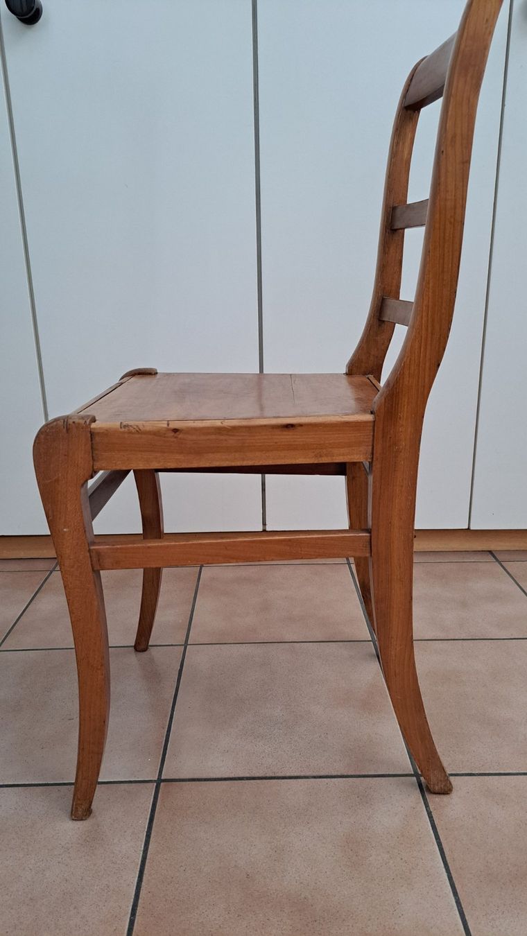 Sedie: Belle chaise antique, utilitaire et décorative – Usato da Neuchâtel venduto da Forestmanz 3