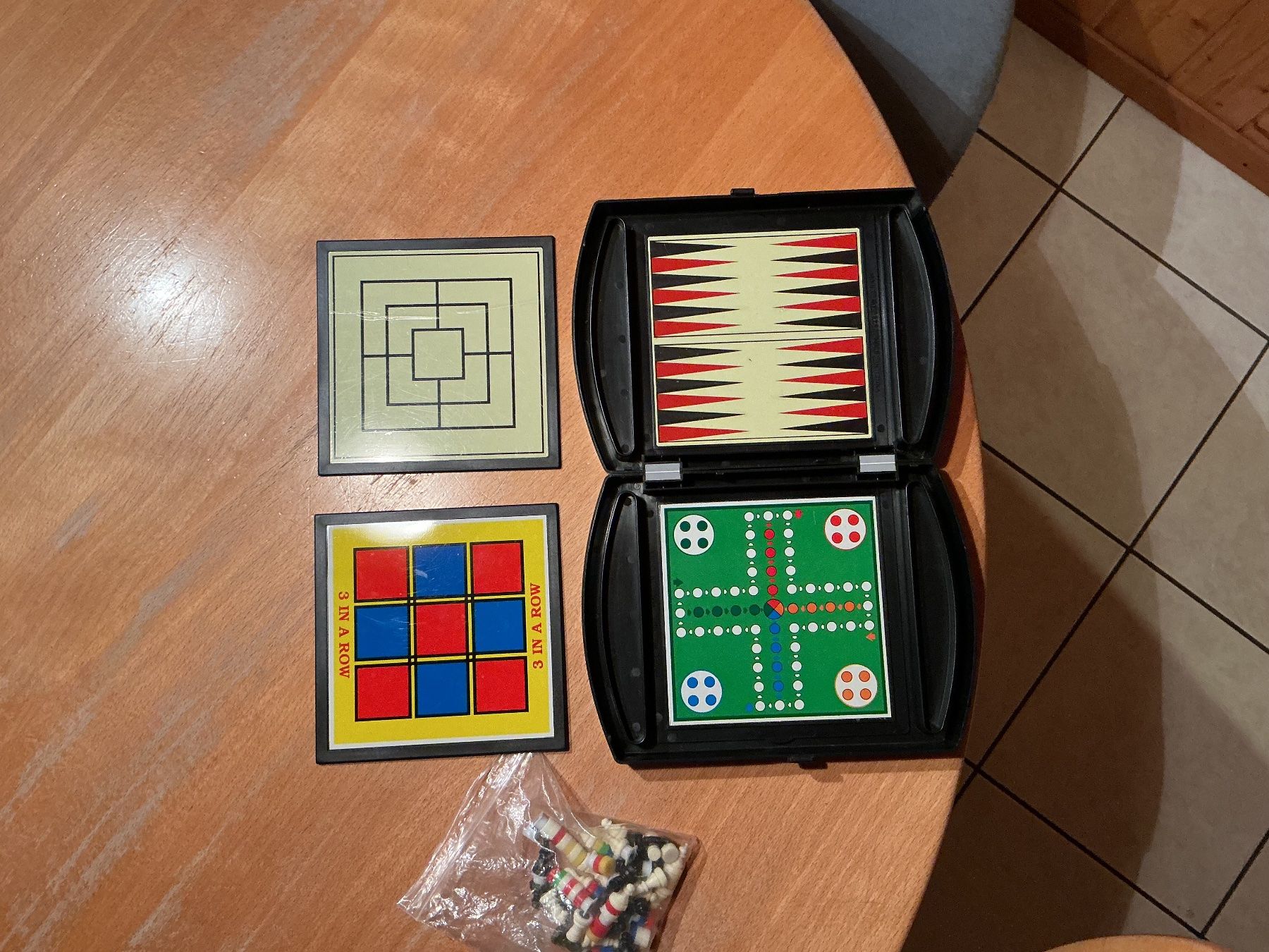 Giochi: Multifunktions-Spielkoffer, 5 Spiele, Reiseformat – Usato da Reichenbach im Kandertal venduto da frifrafroh 2