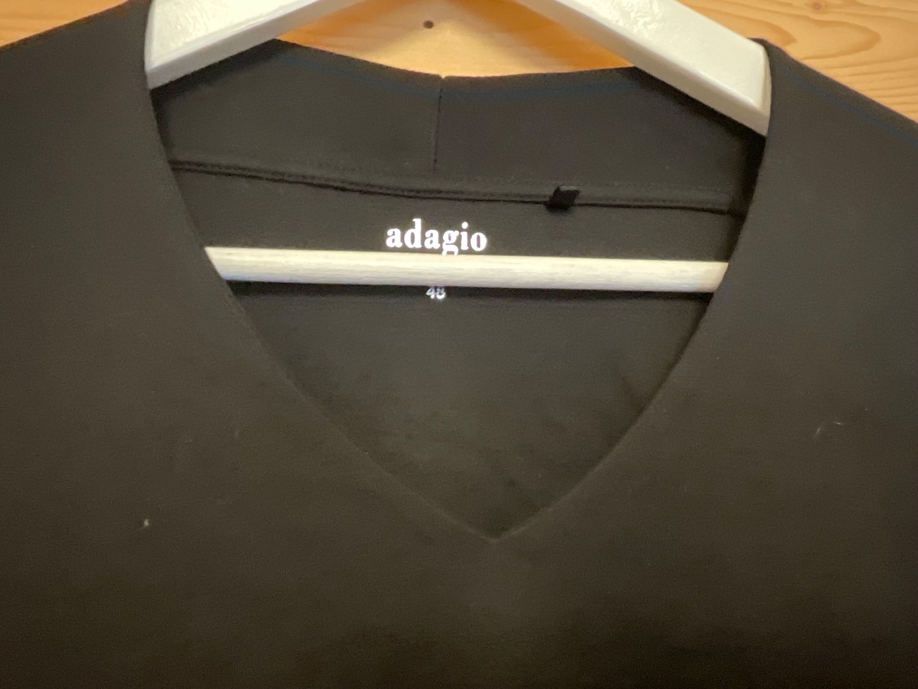 T-Shirts: ADAGIO DAMEN SHIRT V-AUSSCHNITT – Neu (gemäss Beschreibung) aus Scuol von Lotus2020 2