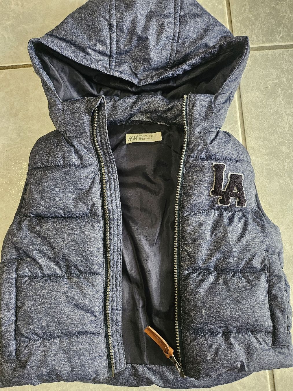 H&M Jacken & Mäntel: veste sans manche enfants – Neu (gemäss Beschreibung) aus Miécourt von Clochette23