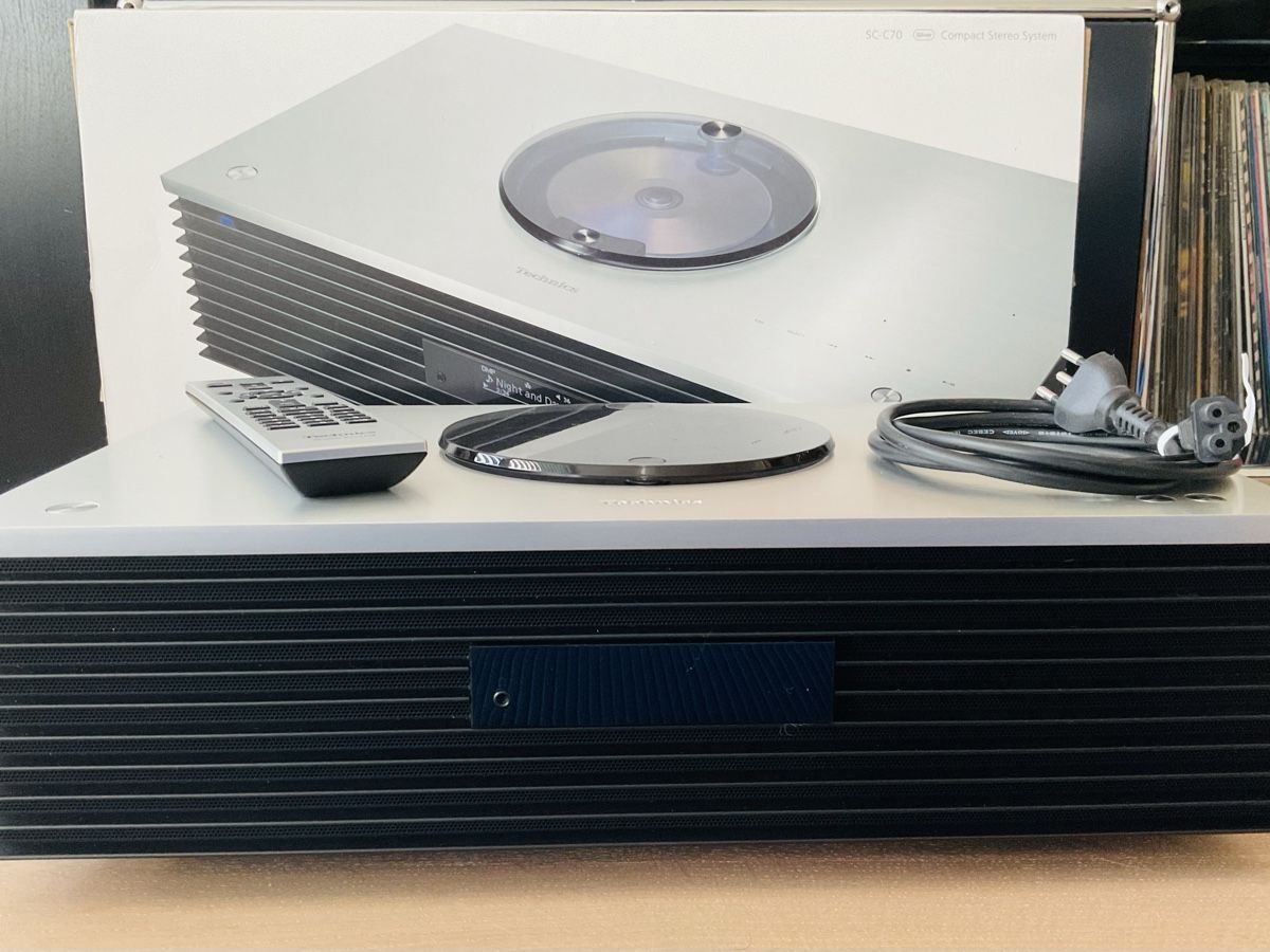 Technics Sistemi audio & multimediali: Hi-Fi Kompaktanlage Technics Ottava SC-C70 mit CD-Player – Usato da Oberkirch LU venduto da Lonzi6 5