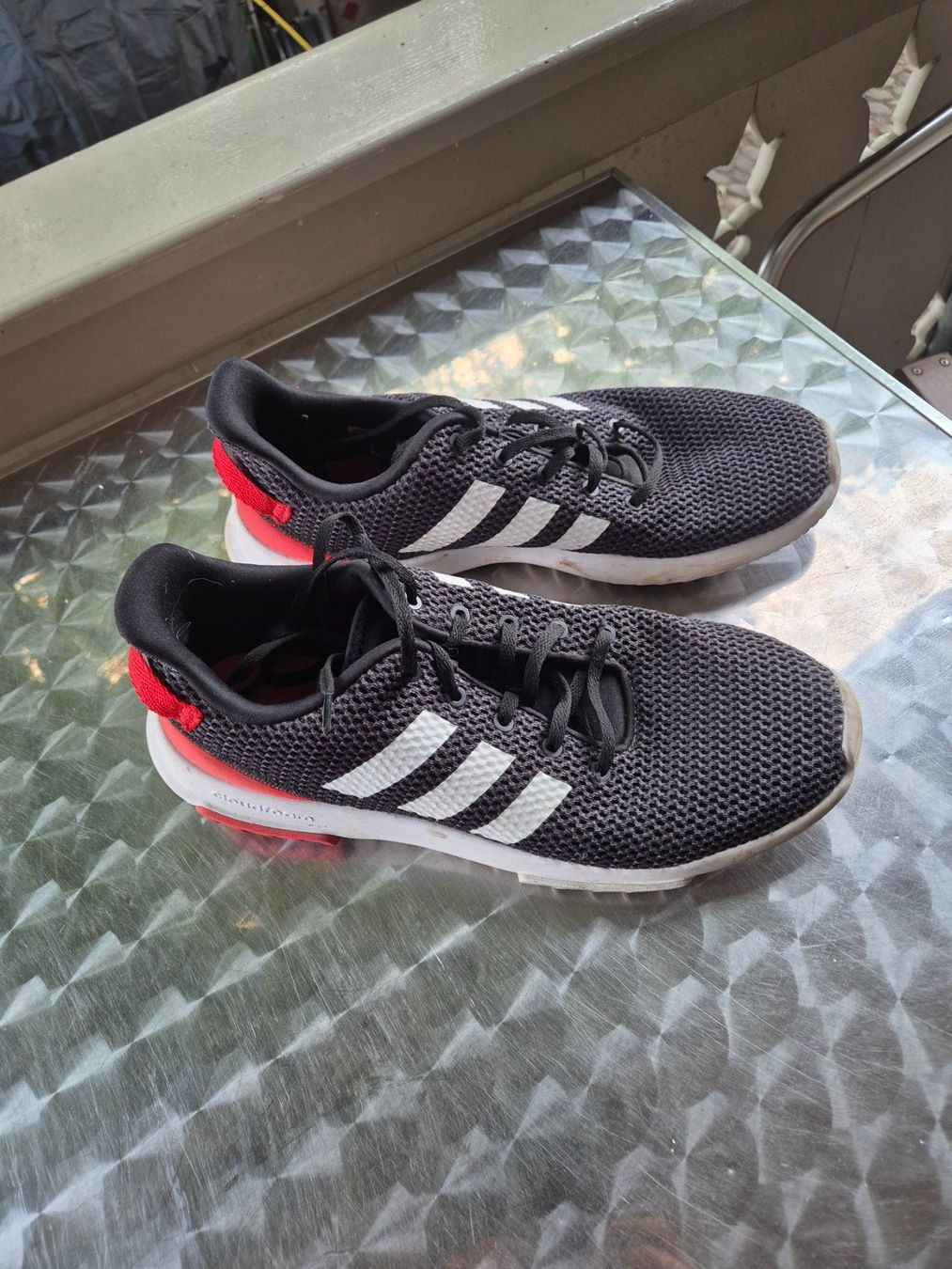 Adidas Chaussures hommes: Sneaker cloudfoam adidas Grösse 44 – D'occasion à Uttigen par Fendt01