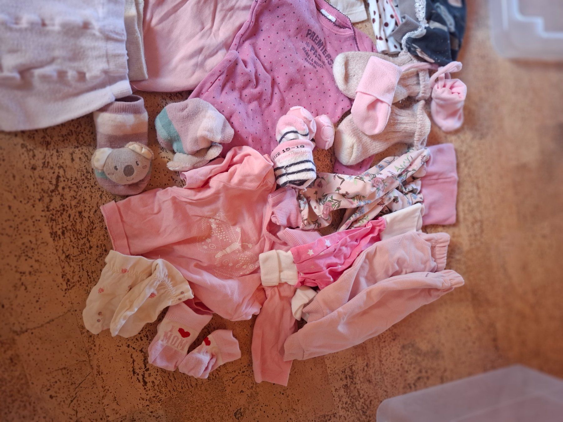 Kleiderpakete & -sets: 33 teiliges Newborn Set 56-62 – Gebraucht aus Galgenen von 27hours 2