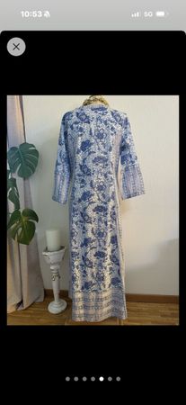 Maxikleid mit Blumenmuster und Stehkragen Grösse 38