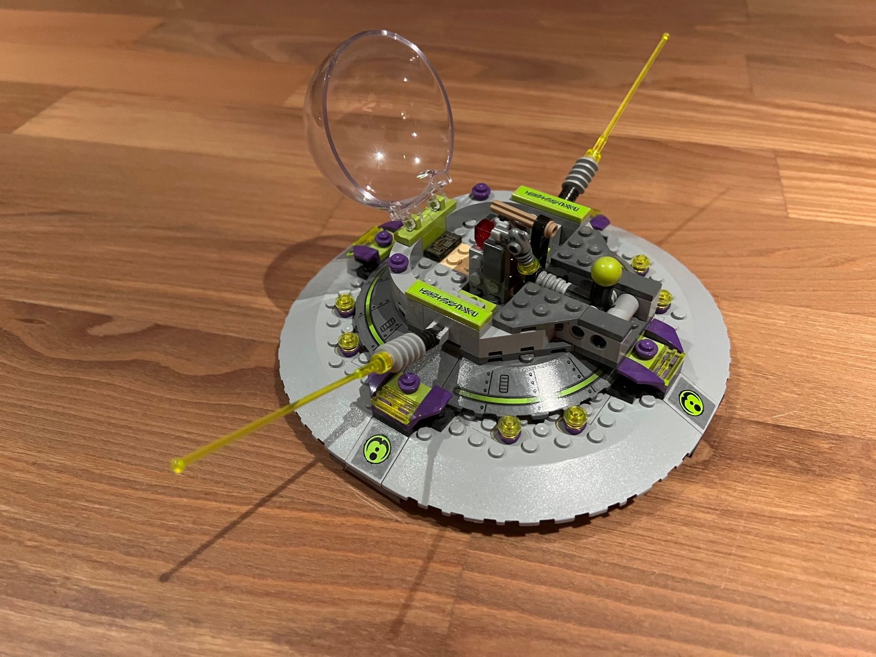 Lego Spielzeuge: LEGO Alien Conquest 7052 UFO-Entführung – Gebraucht aus Bern von  2