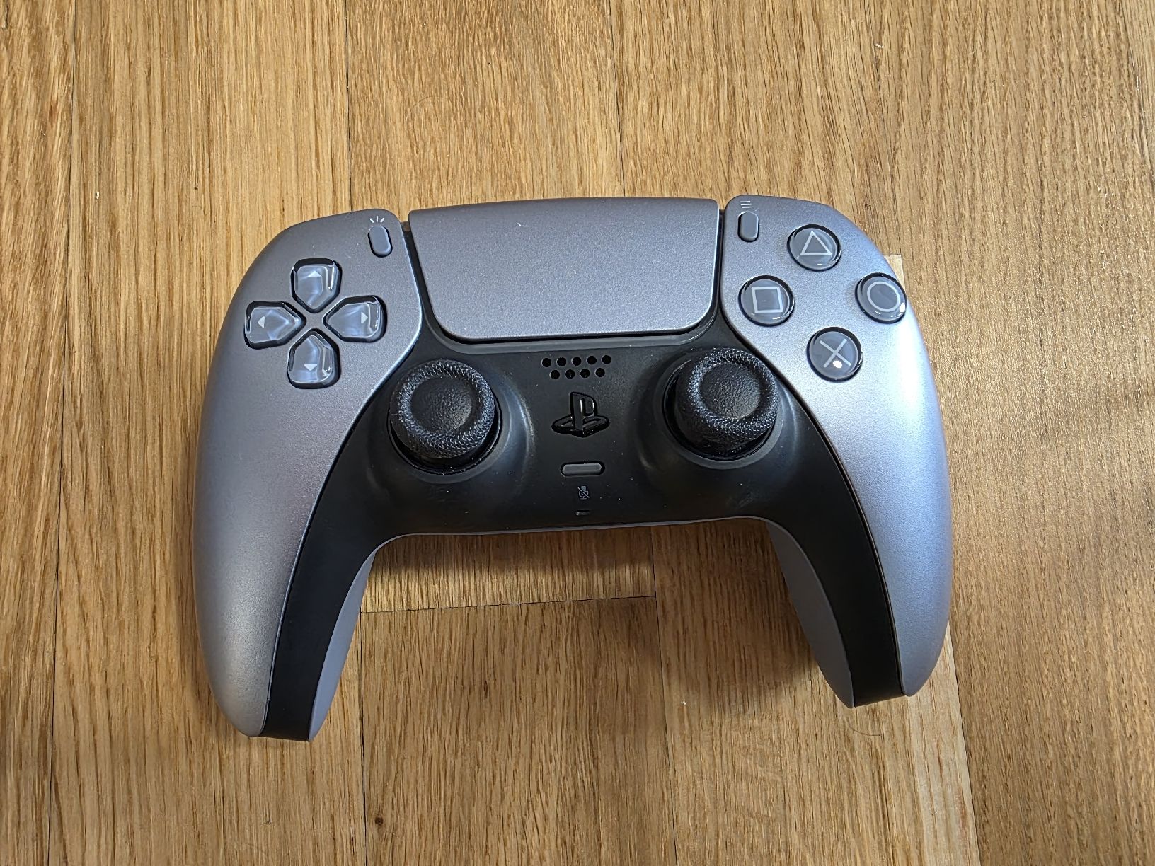 Sony Controller: PS5 DualSense Controller Sterling Silver  – Nuovo (secondo la descrizione) da Schlieren venduto da est_b2px