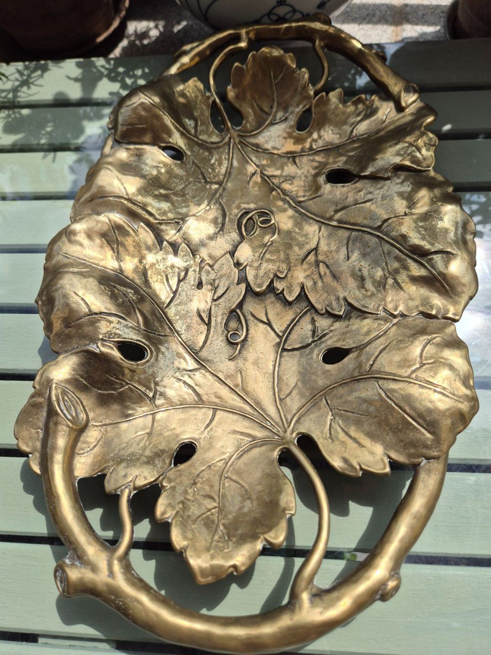 Schalen: Schale Weinblatt Messing antik Dekorationsschale 37 cm – Gebraucht aus Bern von aronari 2