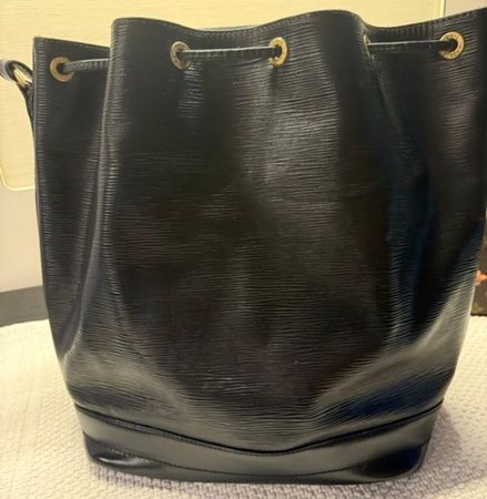 Louis Vuitton Noir Noé 👜 schwarz Leder Handtasche luxury