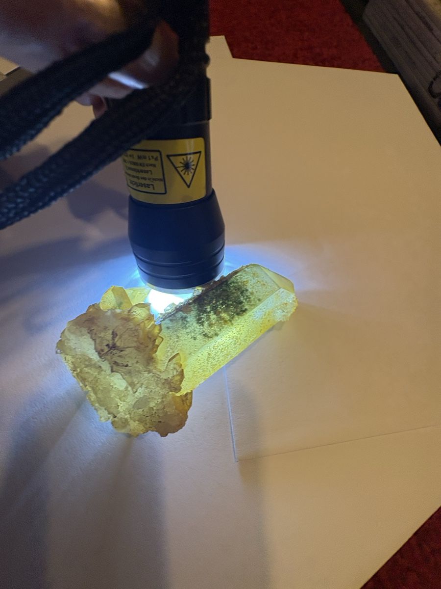 Minerali & Pietre curative: Gelber Quarz mit Limonith – Usato da Murten venduto da Tzaugg 3