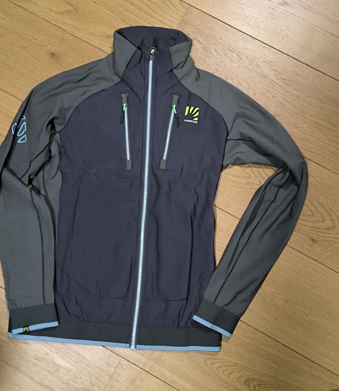 Giacche: Karpos Softshell Jacke, neu, Grösse S, Grau/Kaki – Nuovo e nell'imballaggio originale da Morschach venduto da Suse2512