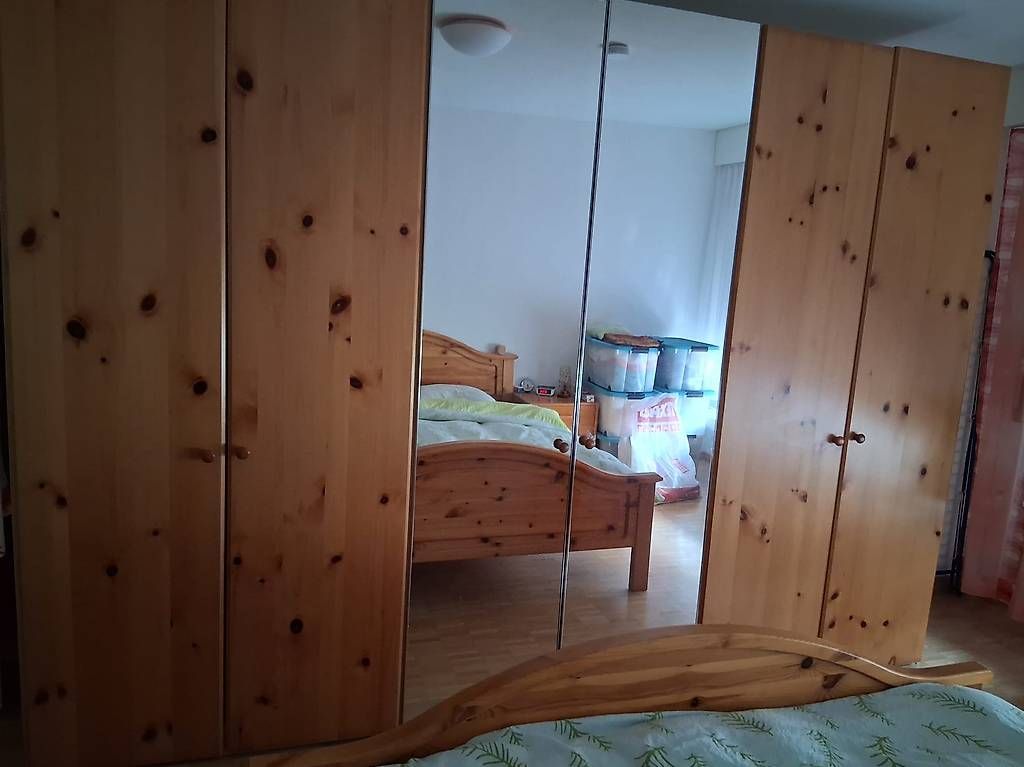Schränke: Kleiderschrank – Gebraucht aus Horgen von cla_bv5q