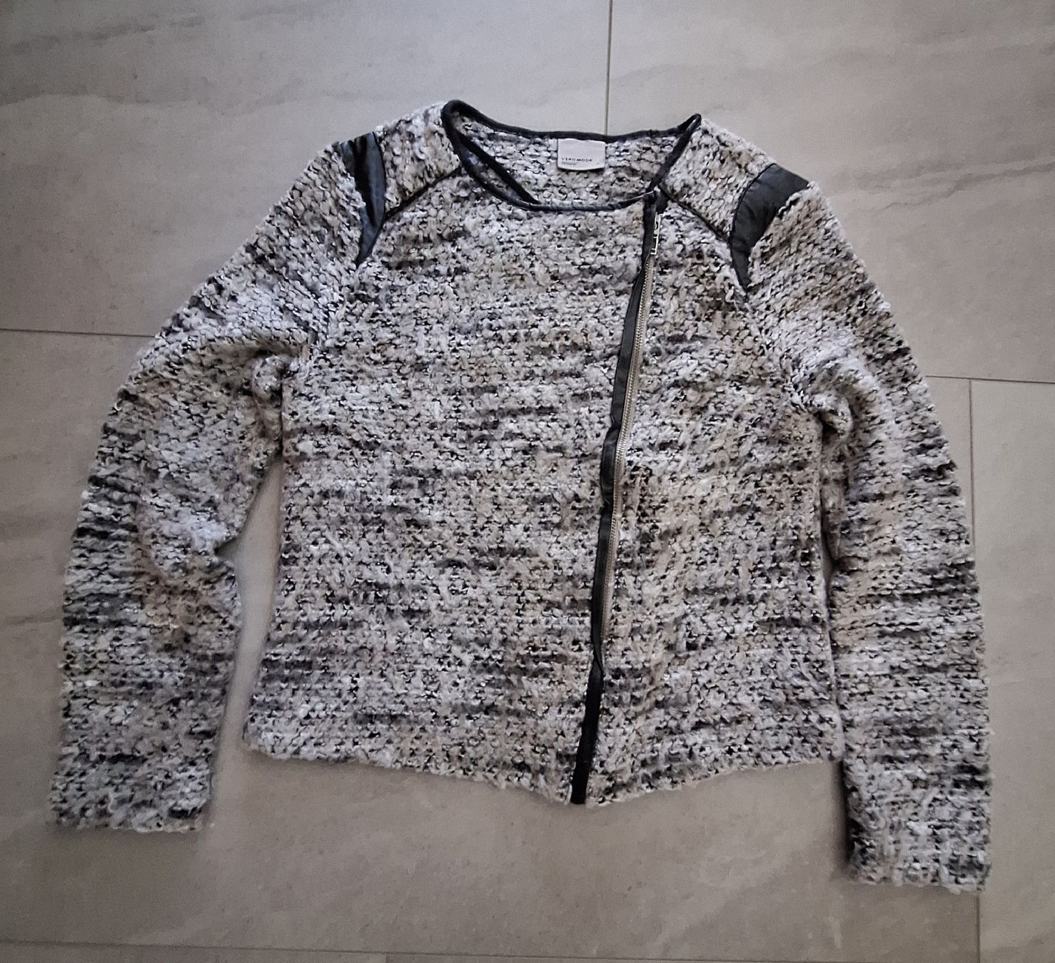 Pullover & Sweatshirts: Pullover Vero Moda – Gebraucht aus Lalden von car_7w2l