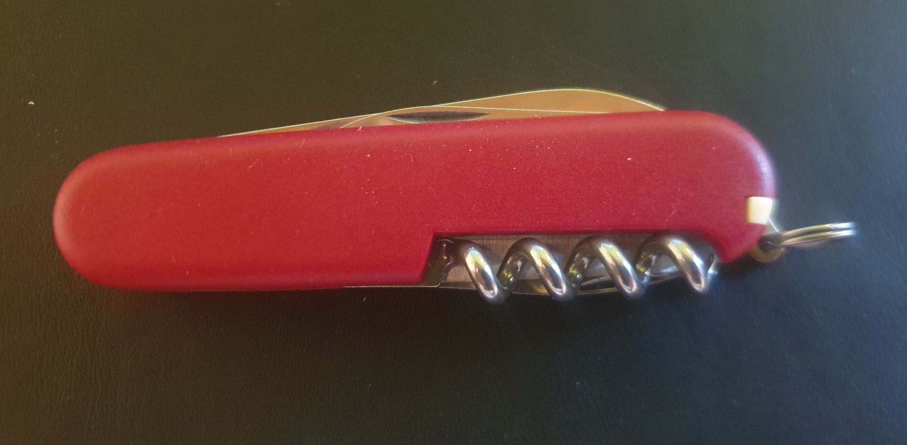 Victorinox Coltelli tascabile: 3 Victorinox Taschenmesser mit Logo – Usato da Härkingen venduto da MarianneSi 1