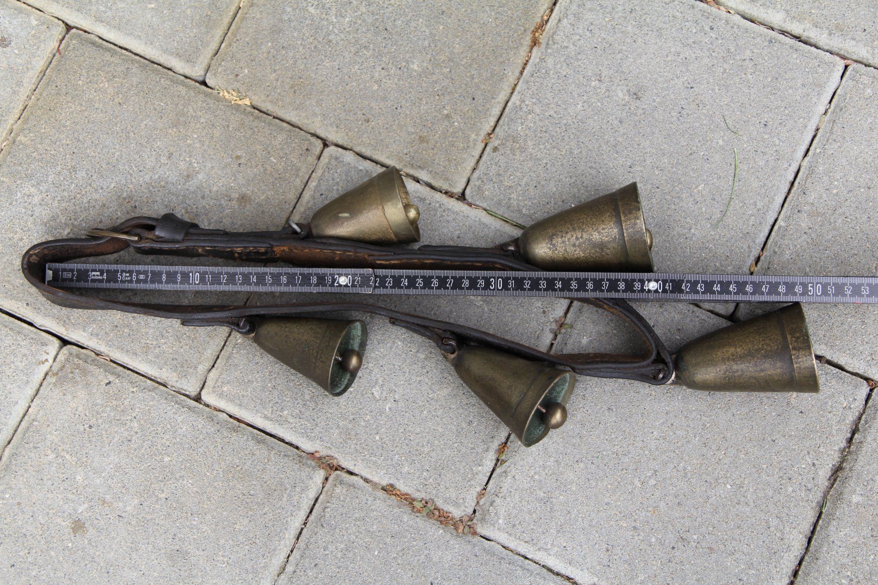 Campanacci mucche: Pferdegeschell, Parisergeschell 5 Glocken, um 1900 – Usato da Belp venduto da Tomsek 4