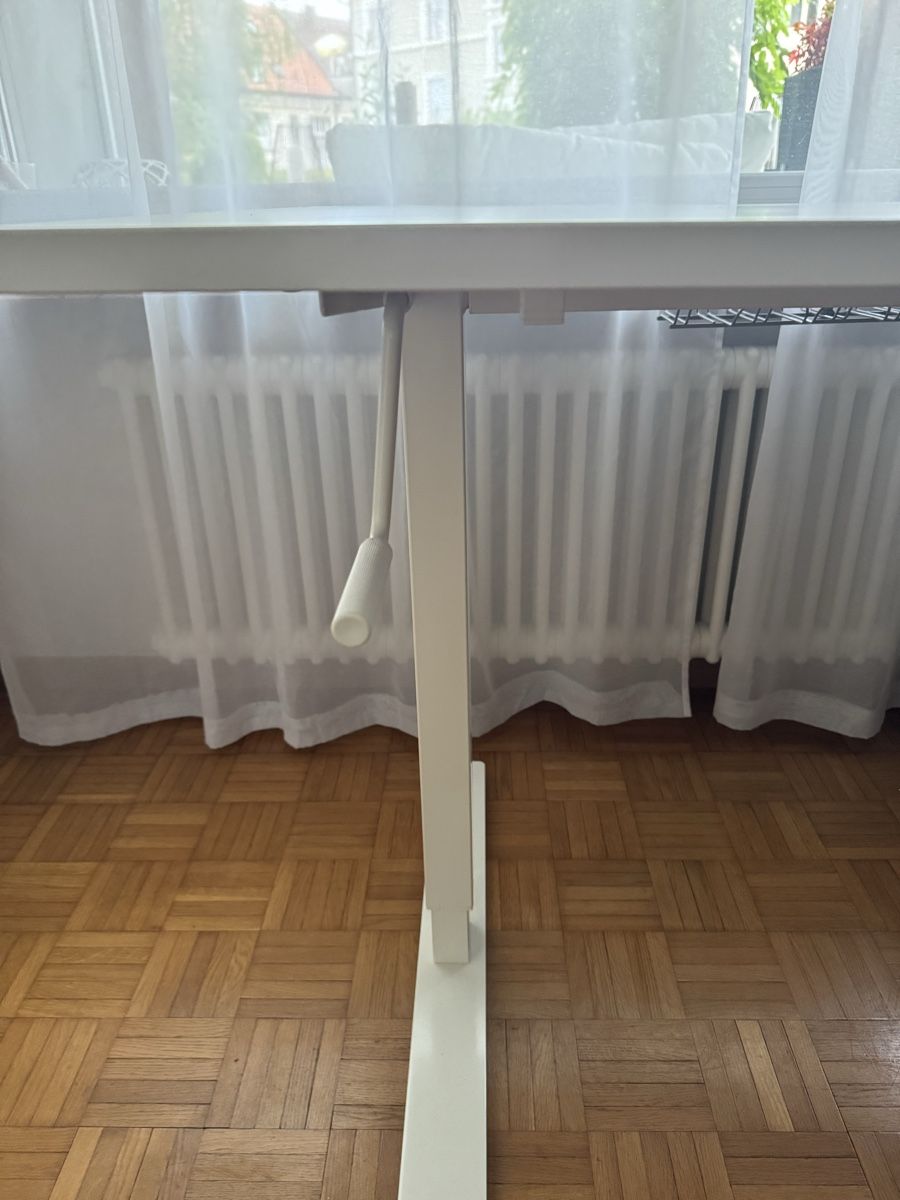 Schreibtische: Stehschreibtisch weiss - höhenberstellbar – Gebraucht aus St. Gallen von WoCo 6