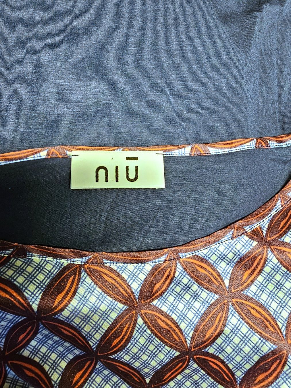 T-Shirts: NIU Seidenshirt XL Retro Stil – Neu und originalverpackt aus Füllinsdorf von Sunnebliemli7 2