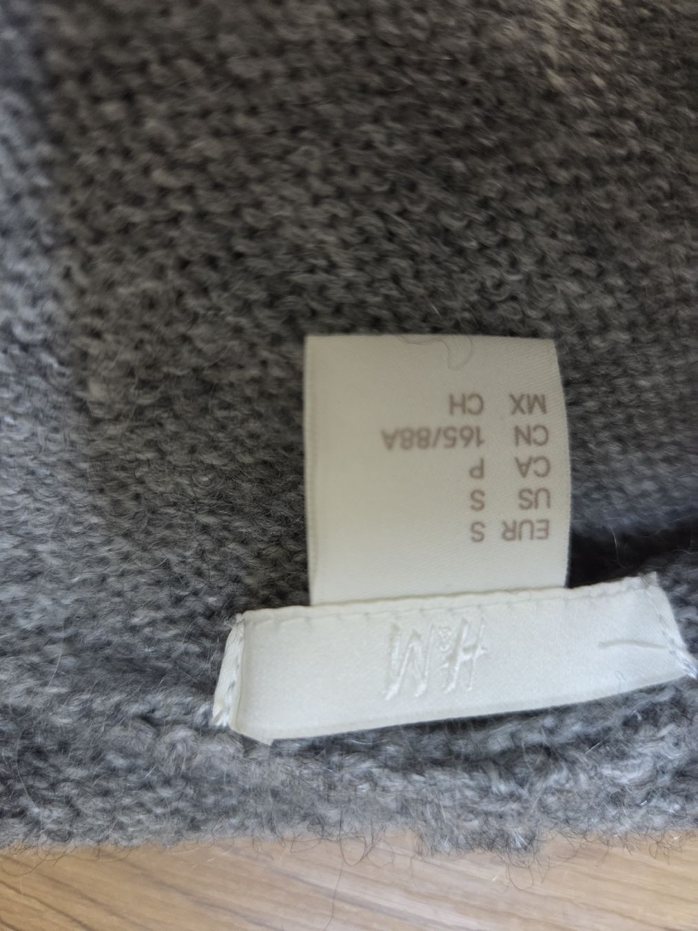 H&M Vestiti: H&M Strickkleid mit Kapuze, Grau, Gr. S – Nuovo (secondo la descrizione) da Stansstad venduto da Urs-_6362 2