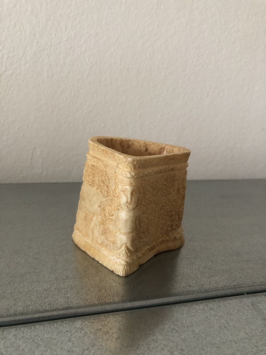 Figuren: Stammes-Objekt mit Intarsien aus Knochen – Gebraucht aus Basel von Amechan. 4
