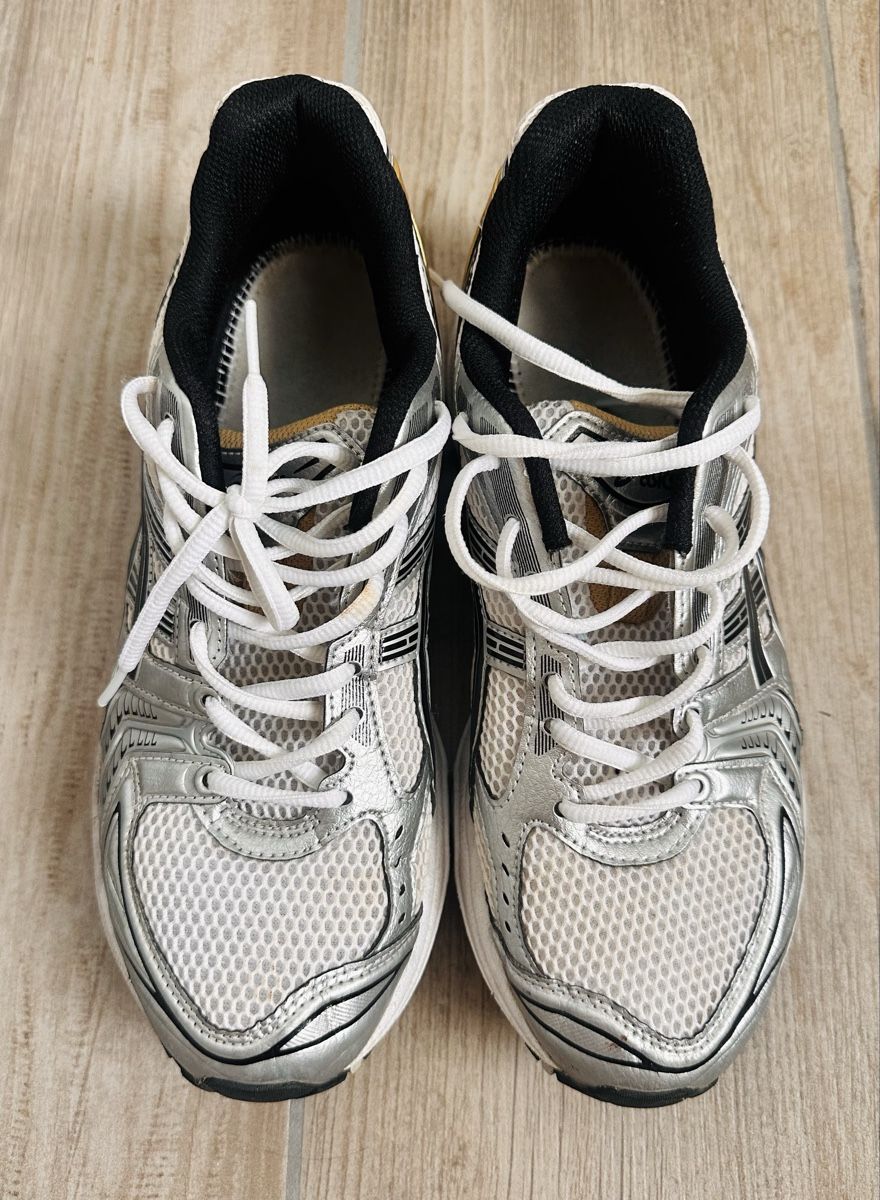 Asics Scarpe da uomo: ASICS Gel 42.5 Silver Gold – Usato da Vevey venduto da ledidream 2