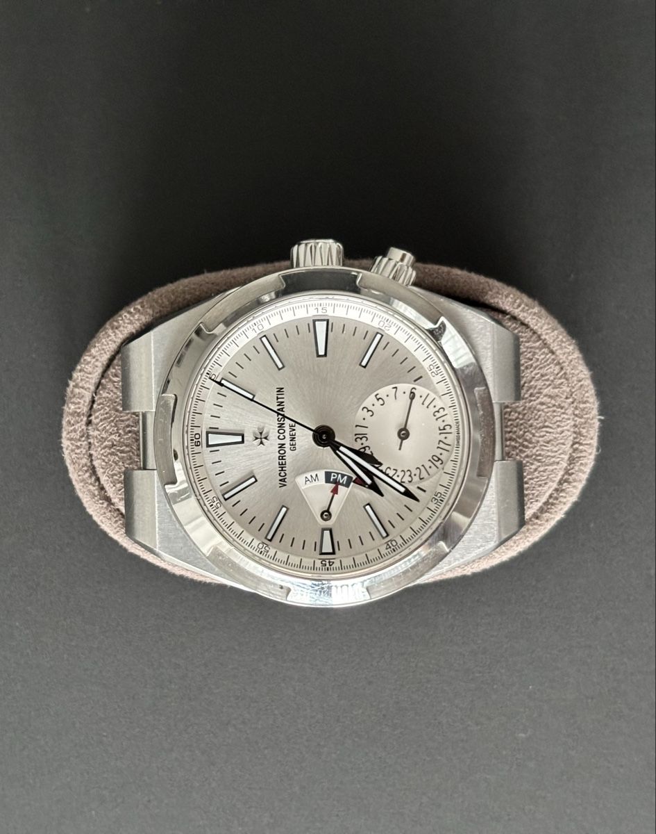 Vacheron Orologi: Vacheron Constantin Overseas Dual Time 7900V Silver Dial – Nuovo (secondo la descrizione) da Dübendorf venduto da ger_7bhx 7