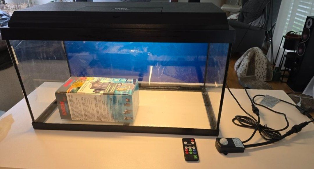 Aquarium: Aquarium 54L mit Zubehör – D'occasion à Maur par Oechslma