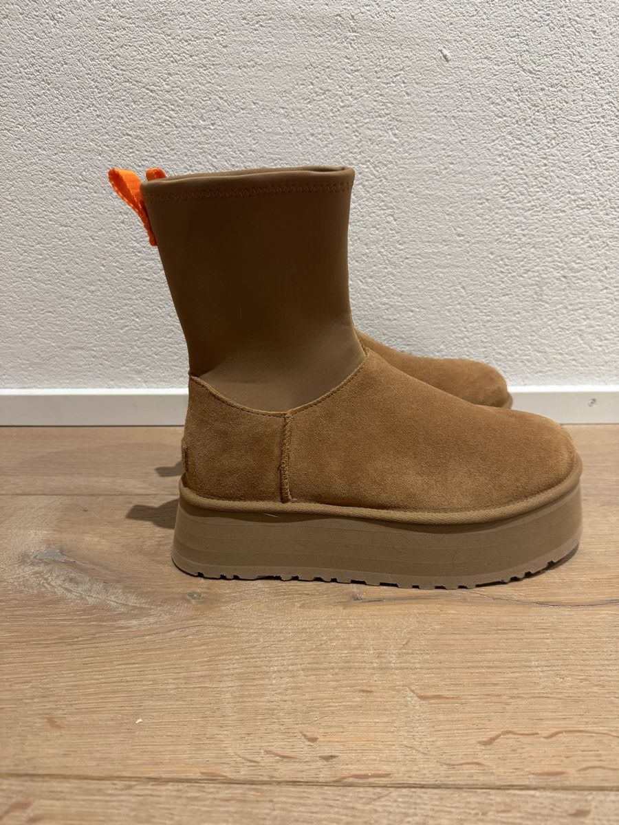 Ugg Damenschuhe: UGG Classic Dipper – Neu (gemäss Beschreibung) aus Ennetbürgen von Jacqueline98