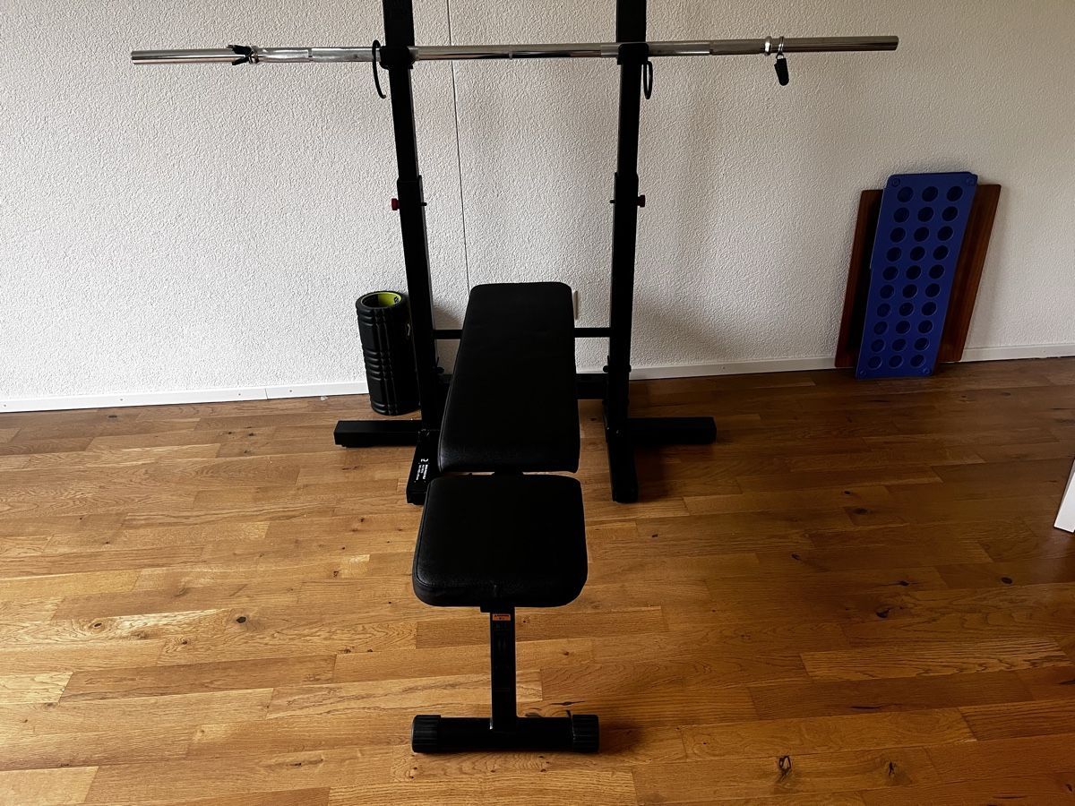 Decathlon Hometrainer: Hantelbank mit Gewichte – Nuovo (secondo la descrizione) da Willerzell venduto da klausera