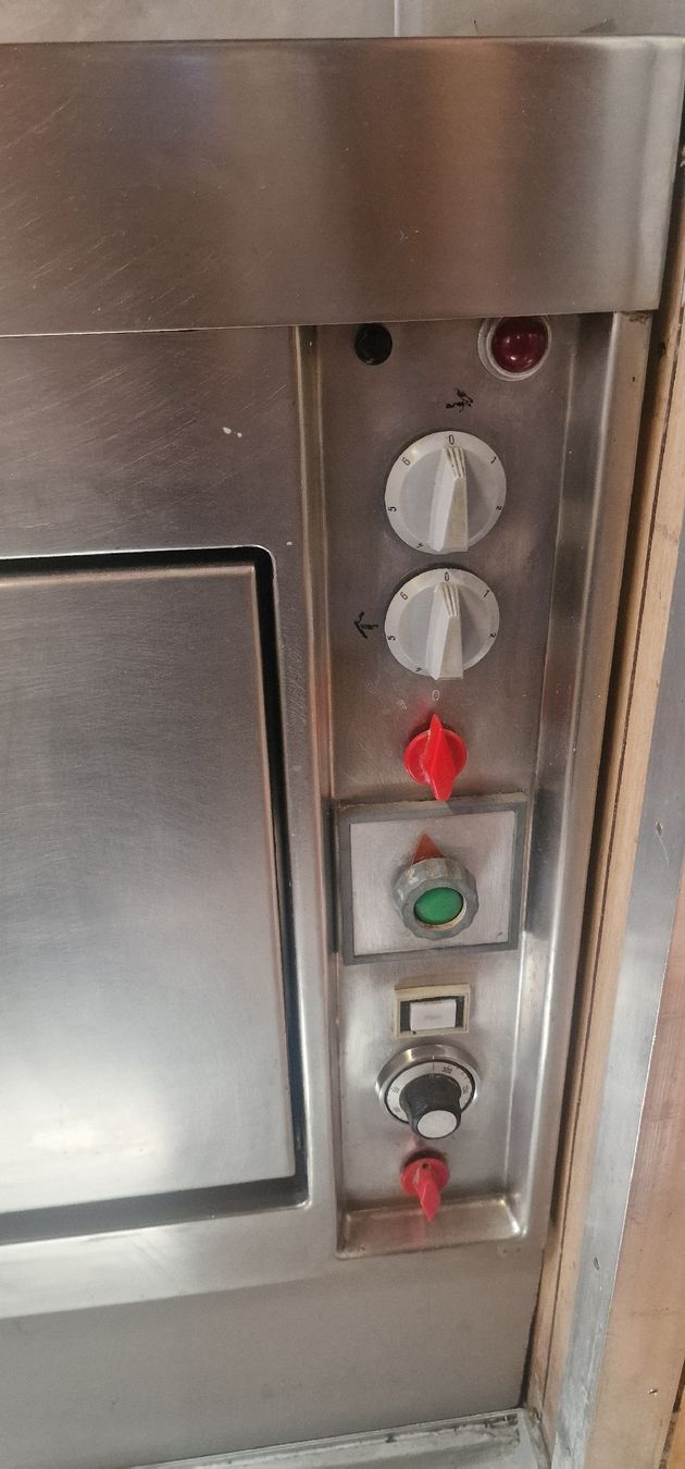Elettrodomestici da cucina: Gastro Kocherd mit Backofen – Usato da Zürich venduto da zh_tech 2