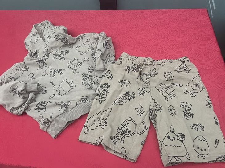 Pyjamas & Ähnliches: Mädchen Haus Anzug Pyjama 128 Kapuzen Pullover Toca Life – Neu (gemäss Beschreibung) aus Bergdietikon von antovale