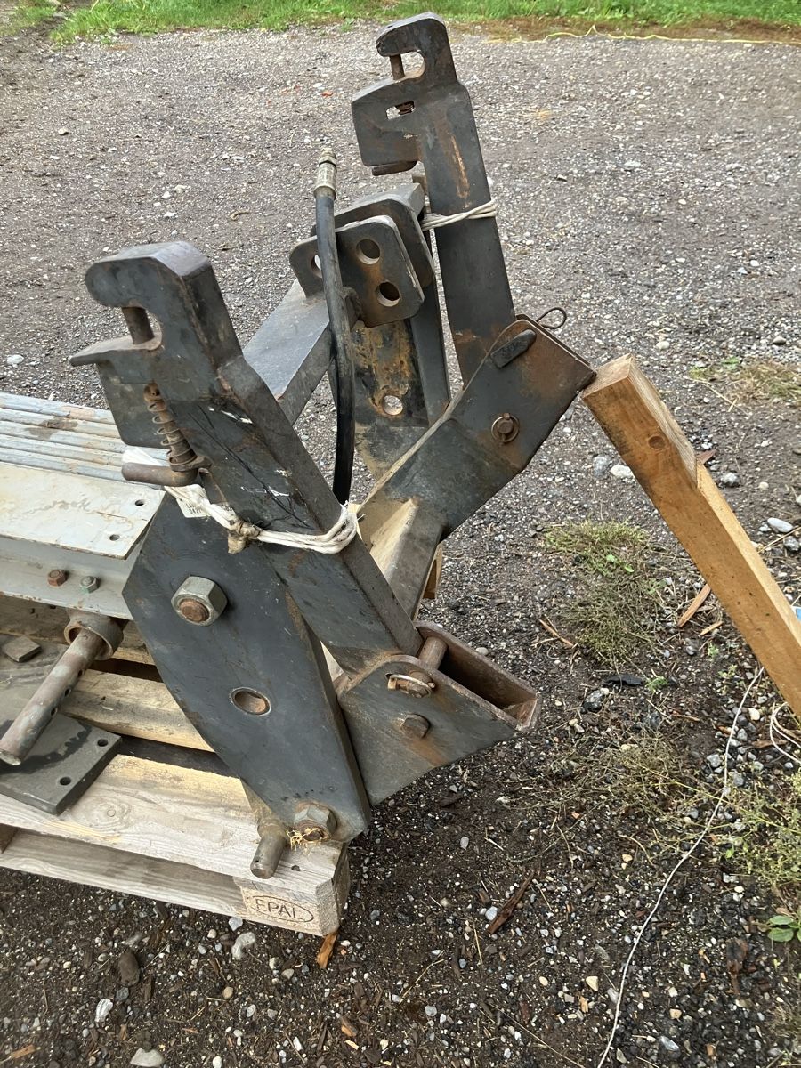 Accessori per altri veicoli: Fronthydraulik zu traktor – Usato da Bigenthal venduto da xfighter27 5
