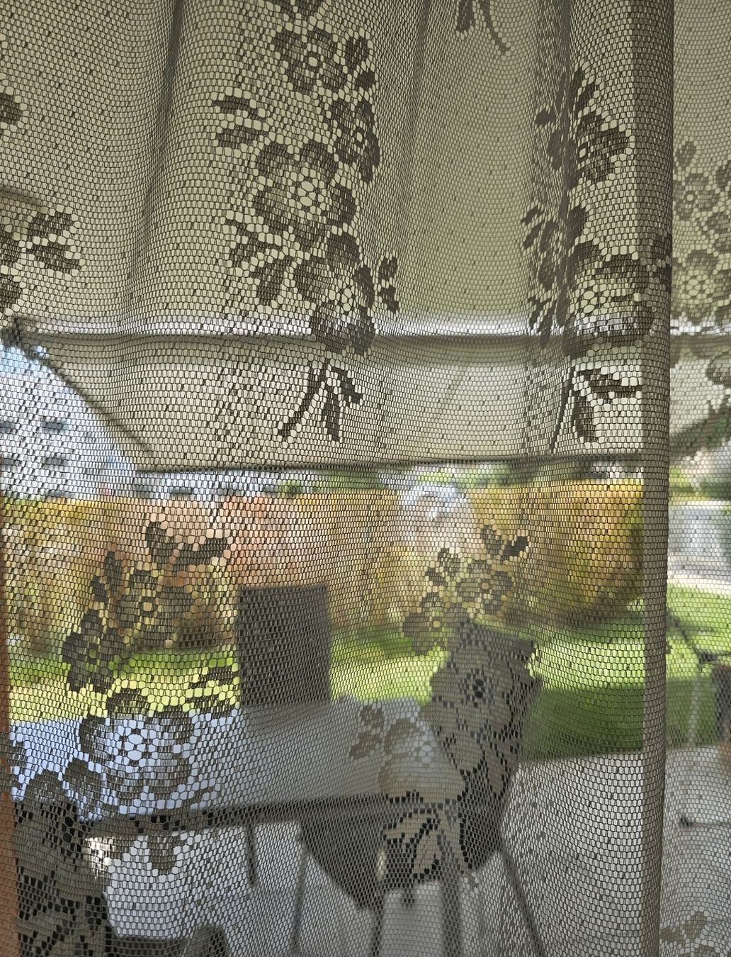 Vorhänge: Vorhang mit Blumenmuster 285cm - 300cm – Gebraucht aus Bütschwil von Taranabo