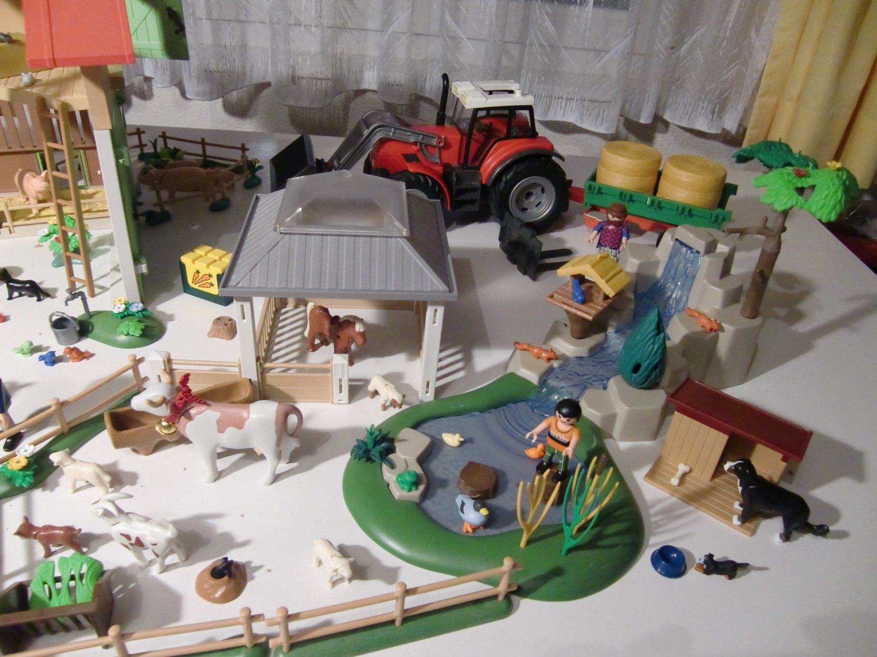 Playmobil Spielzeuge: Playmobil Bauernhof mit Traktor – Gebraucht aus Arbon von 200sterne 8
