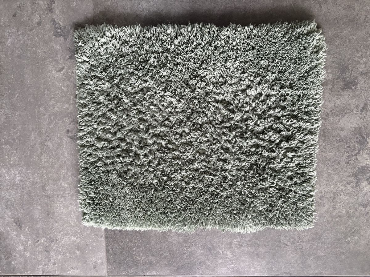 Tappeti: Badezimmerteppich Kaki Micasa 50x60 cm – Usato da Jona venduto da glarnerland24