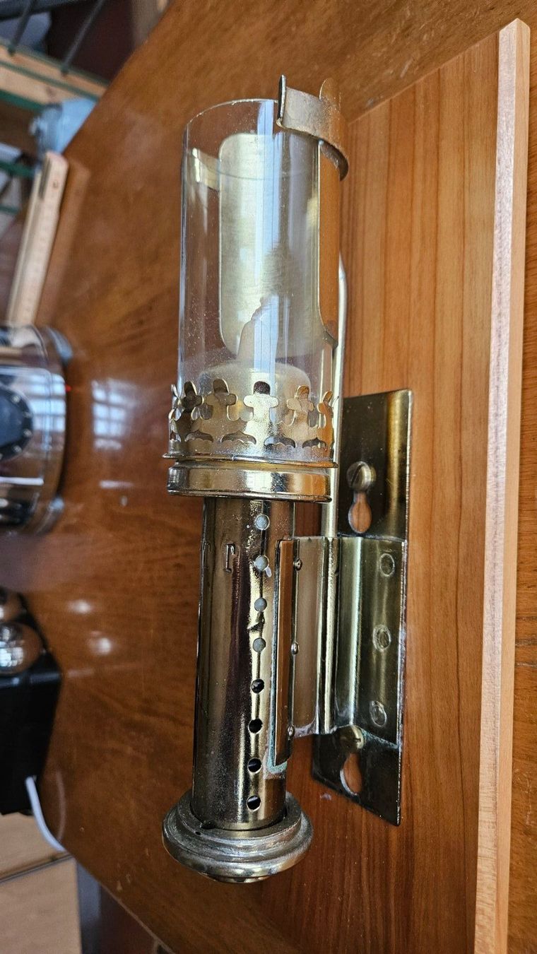 Lampade: PTT Postwagen-Lampe, Antik, Glas und Messing. – Usato da Nidau venduto da peterrue 5