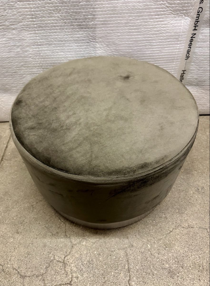 Kare Sgabelli: Kare Design Hocker / Pouf, grauer Samt, Metallfuss, – Usato da Zürich venduto da Nobs1 1