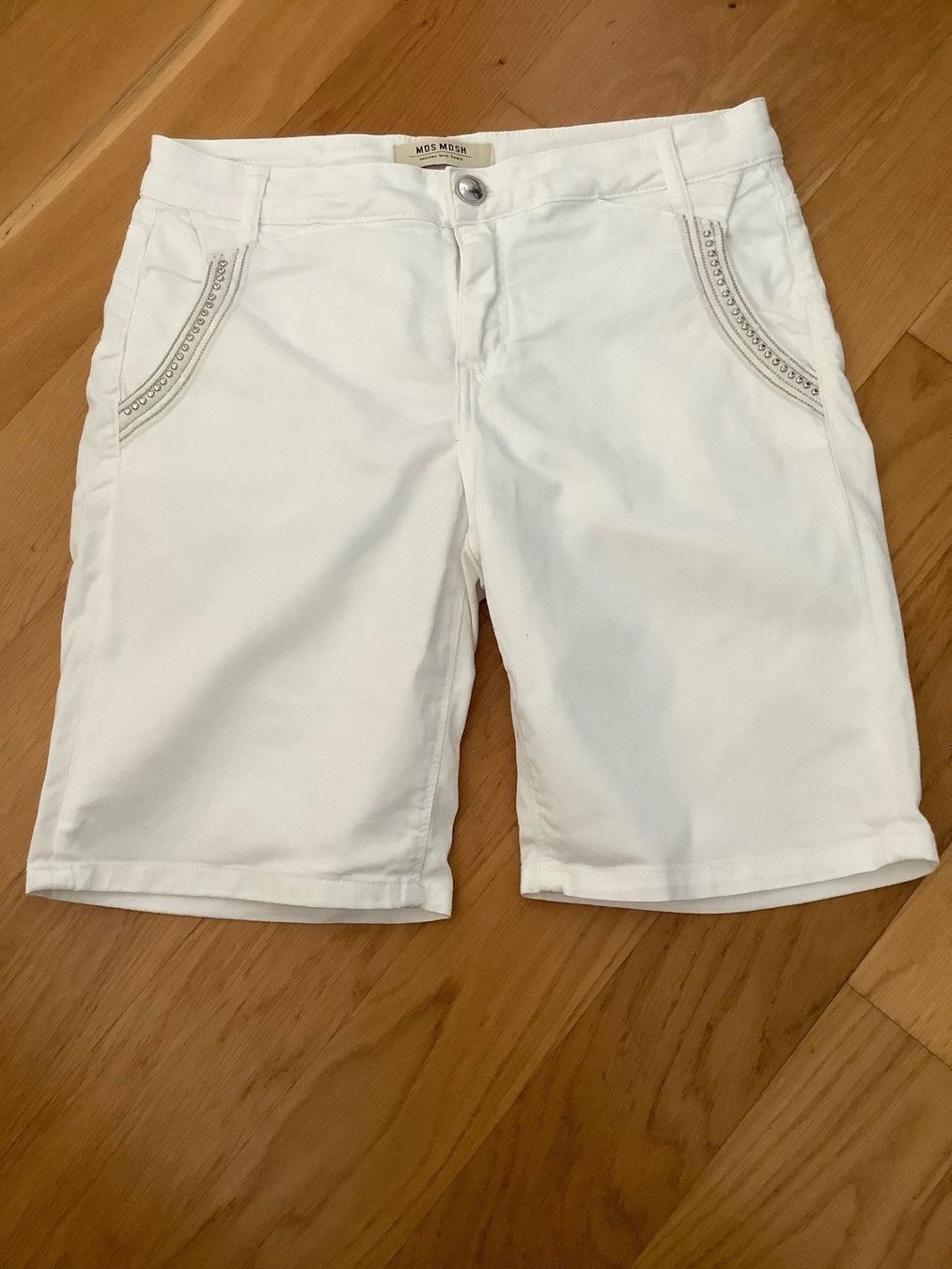 Mos mosh Pantaloni: Weisse MOS MOSH Shorts Gr. 29, NEU – Nuovo e nell'imballaggio originale da Kreuzlingen venduto da shopaholicatheart_3 2